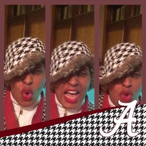 Meet your Posher, Julia